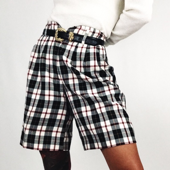 Vintage High-Waisted Plaid ShortsSize 28”